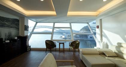 Tongyeong Geobukseon Hotel