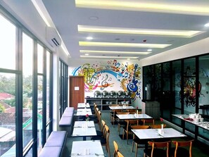 Café da manhã, almoço e jantar