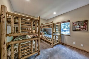 4 chambres, fer et planche à repasser, Wi-Fi gratuit, draps fournis