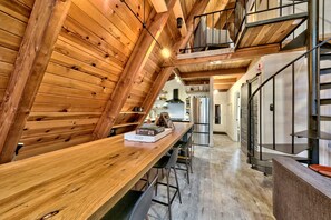 Dining - Külhaus Cabin - Romantic A-frame Adventure, BBQ (South Lake Tahoe)
