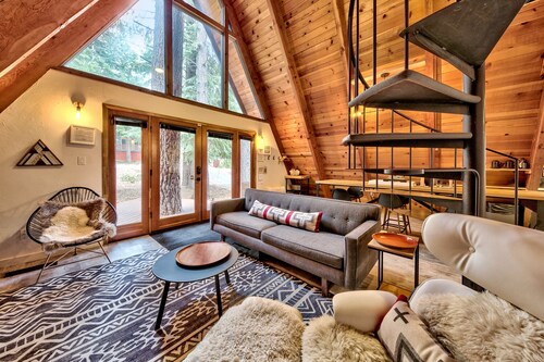 Külhaus Cabin - Romantic A-frame Adventure, BBQ