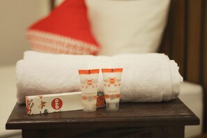 Kamar Double Deluks, 1 Tempat Tidur Double | Fasilitas kamar mandi | Shower dan handuk