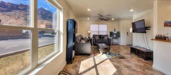 Beautiful townhome with stunning views, two master suites, sleeps 6