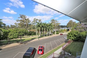 Luksusleilighet, 3 soverom, elveutsikt | Terrasse/patio