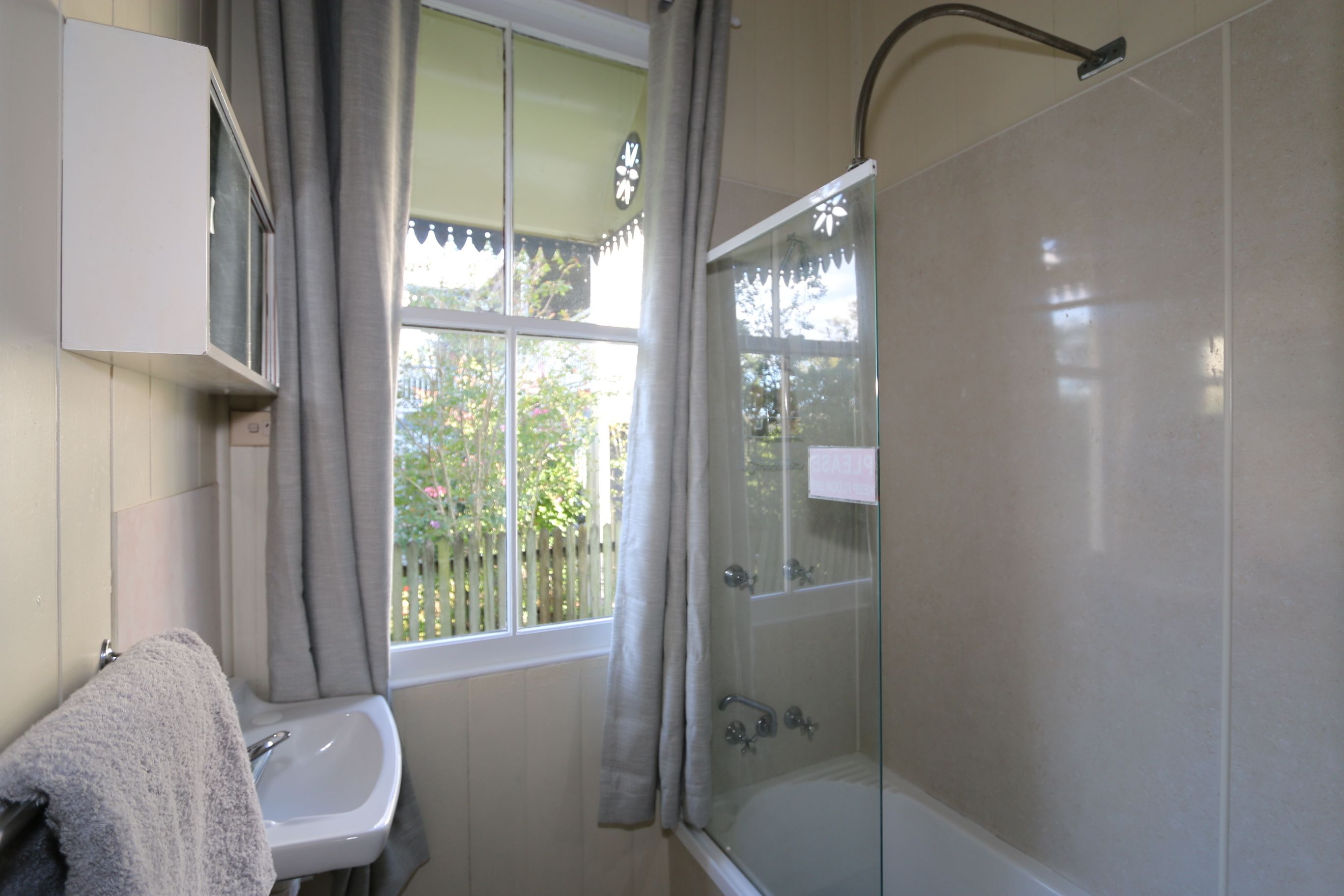 Apartment 3 | Bathroom | Hair dryer, towels, soap, toilet paper