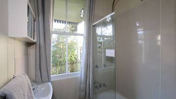 Apartment 3 | Bathroom | Hair dryer, towels, soap, toilet paper