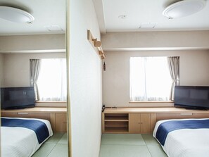 和室ルーム | デスク、WiFi (無料)、ベッドシーツ