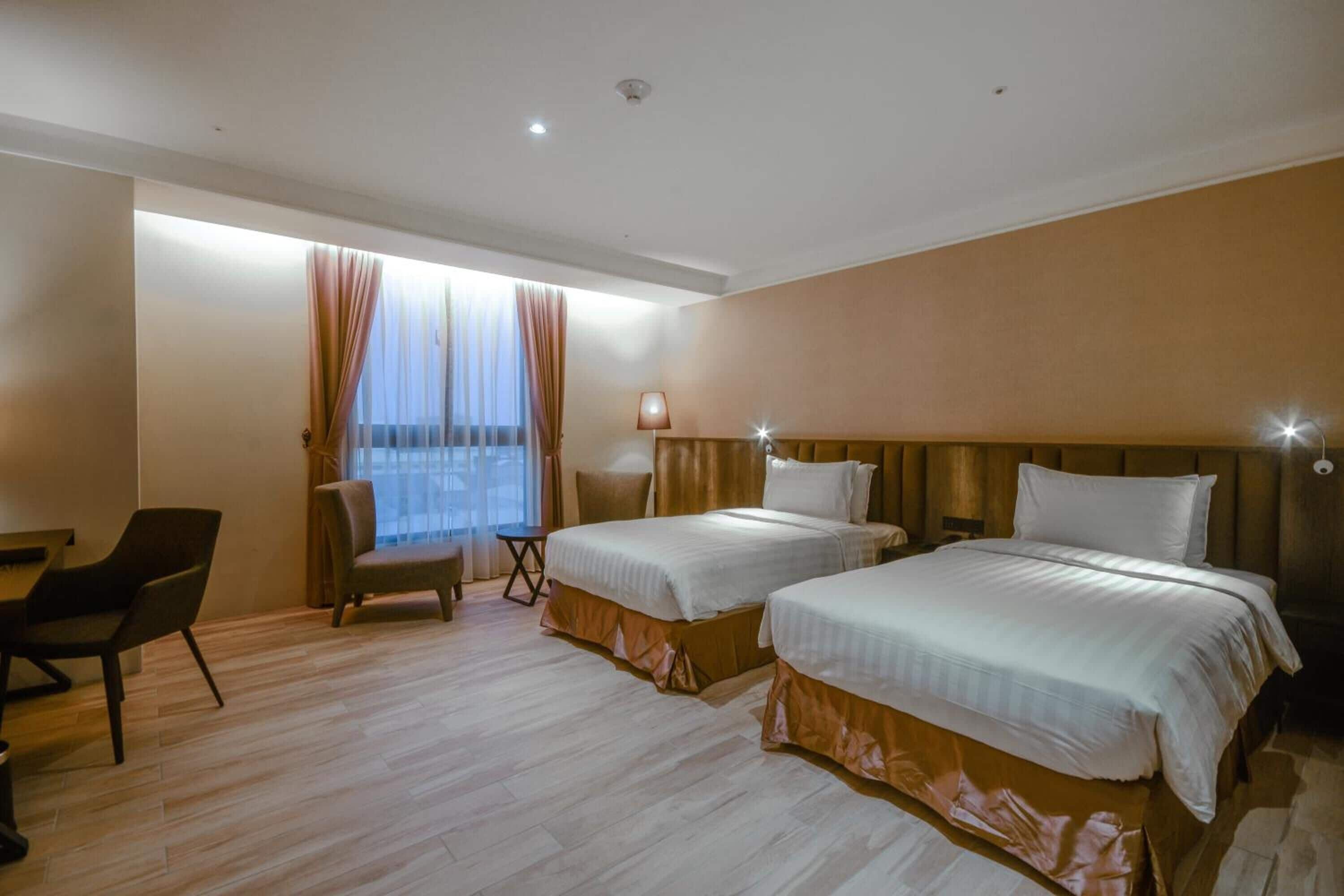 business twin room | premium bedding, down duvets, in-room safe, individually furnished