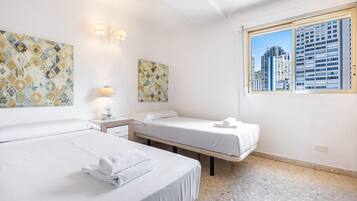 1 dormitorio, tabla de planchar con plancha, wifi gratis y ropa de cama