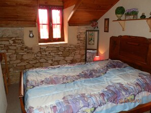 2 bedrooms, Internet, bed sheets