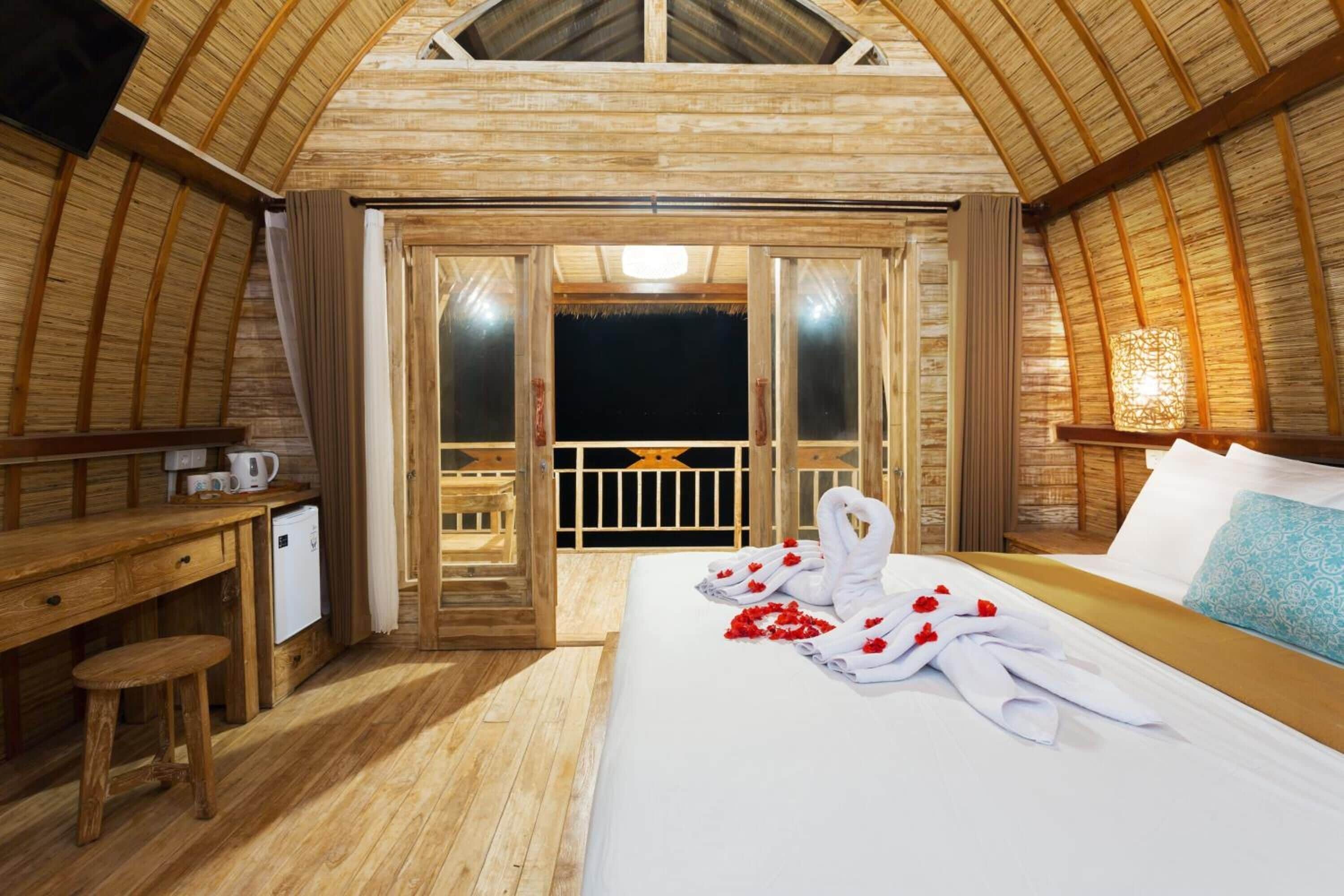 balcony room sea view | minibar, in-room safe, desk, blackout curtains