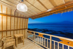 Zimmer, Balkon, Meerblick | Balkon