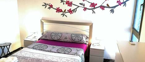 3 slaapkamers, een bureau, een strijkplank/strijkijzer, gratis wifi