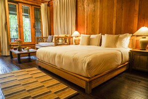 Deluxe Double Room | Minibar, in-room safe, desk, blackout drapes - Songtsam Linka Lijiang (Lijiang)