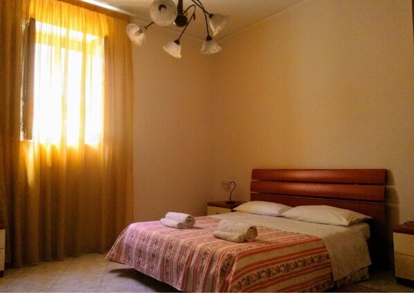 Desk, free cots/infant beds, rollaway beds, free WiFi