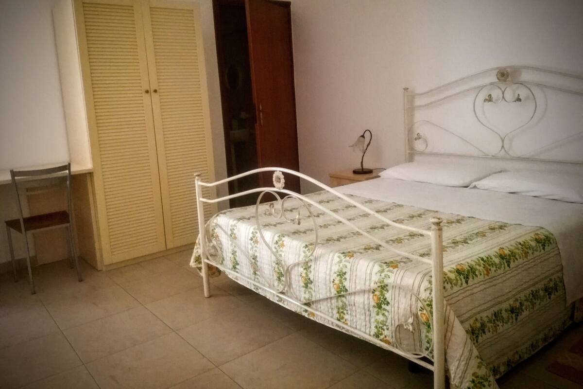 Desk, free cots/infant beds, rollaway beds, free WiFi