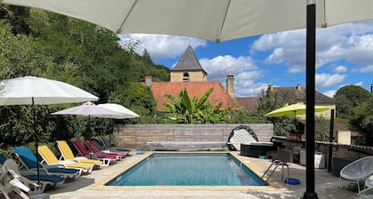Cottage 8 pers Lascaux con piscina climatizada, spa, parque con juegos y wifi