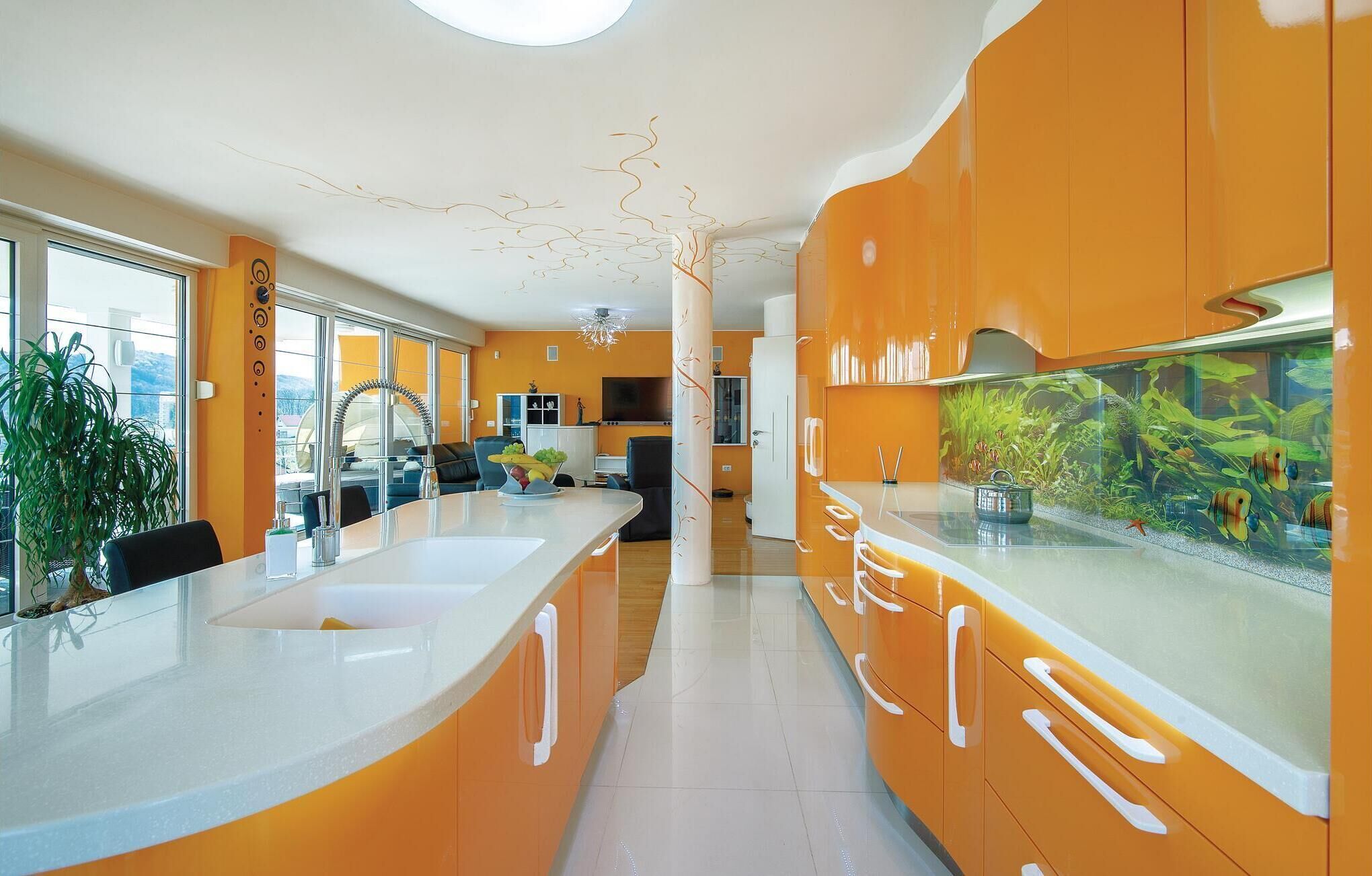 Réfrigérateur, plaque de cuisson, lave-vaisselle, cafetière/bouilloire