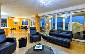 Téléviseur connecté, foyer, lecteur de DVD