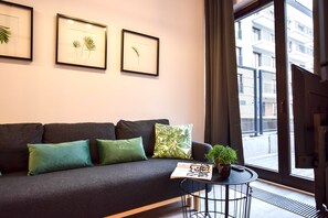 City Apartment | Living area | Flat-screen TV - MB2 - Walonska 19 (Wroclaw)