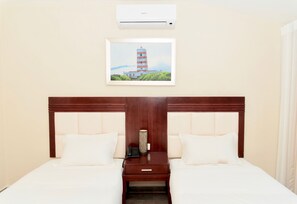 In-room safe, blackout curtains, rollaway beds, free WiFi - Hotel Omuhipiti (Mozambique Island)