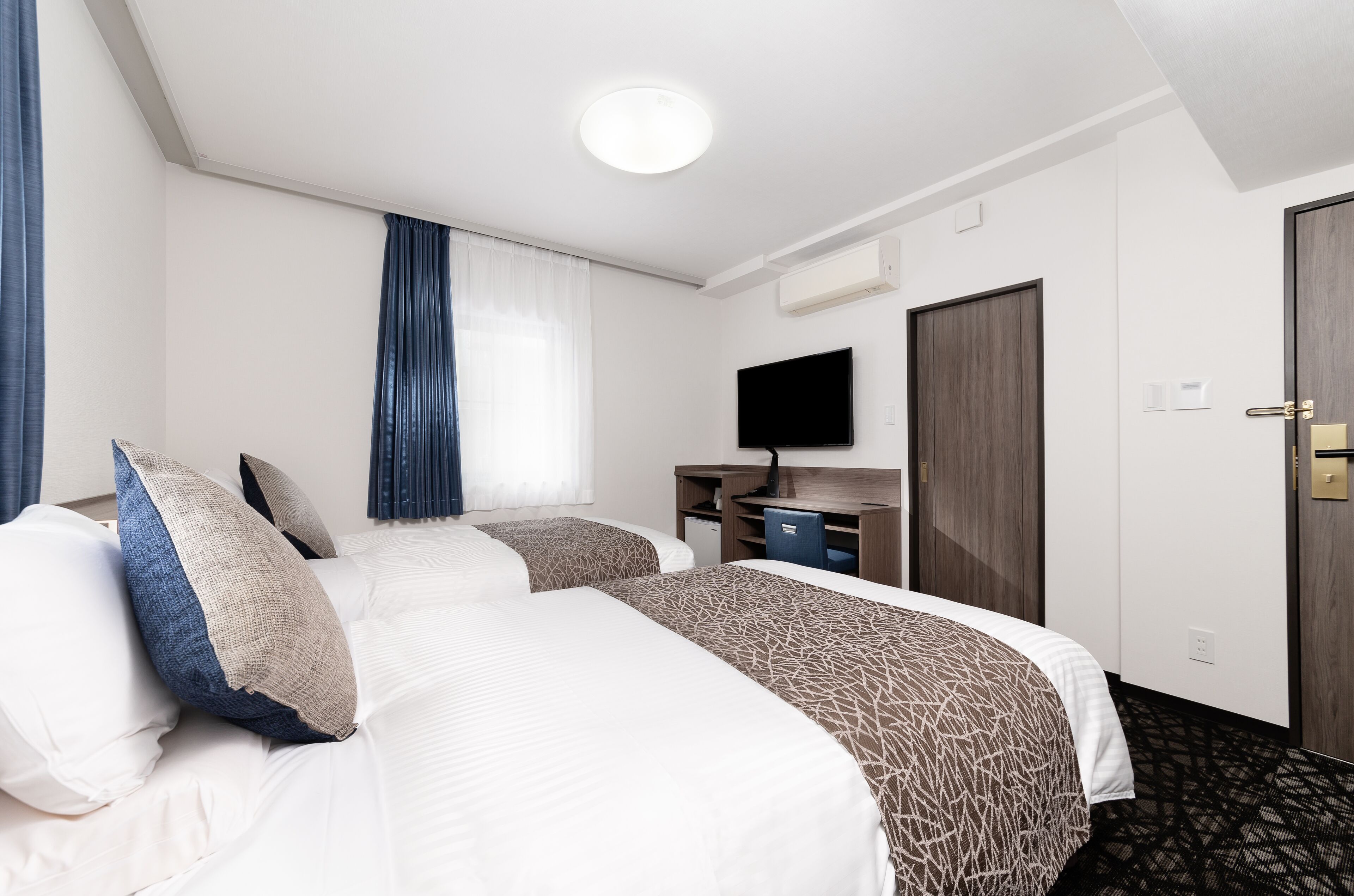 책상, 무료 WiFi, 침대 시트