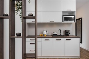 Kühlschrank, Mikrowelle, Geschirrspüler