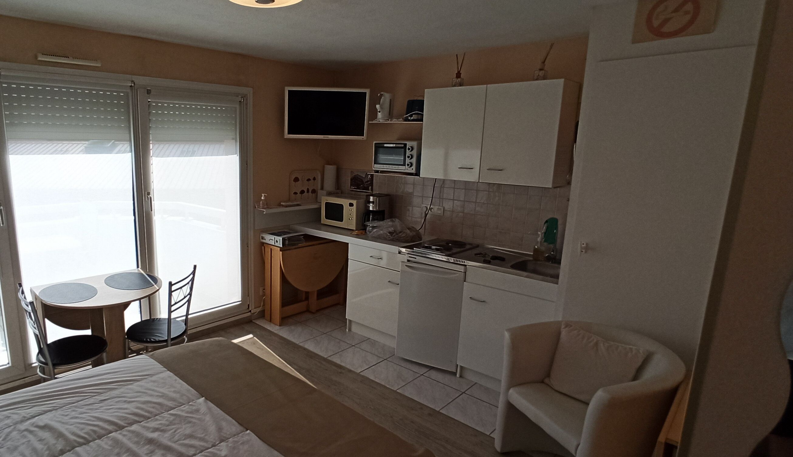 Panoramic Studio, 1 Double Bed | Individually decorated, individually furnished, iron/ironing board