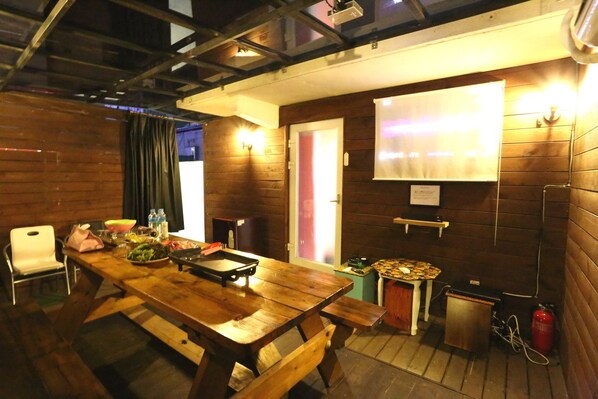 Room (BBQ) | Desk, blackout drapes, free WiFi, bed sheets - Hotel Yaja Uijeongbu Station (Uijeongbu)