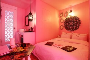 Desk, blackout drapes, free WiFi, bed sheets - Hotel Yaja Uijeongbu Station (Uijeongbu)