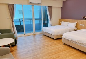 ห้องดีลักซ์สำหรับสี่ท่าน, เตียงใหญ่ 2 เตียง (202) | Wi-Fi ฟรี, ผ้าปูที่นอน