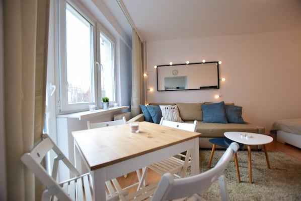 Appartement Ville | Aire de séjour | Téléviseur à écran plat