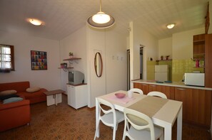 Departamento estándar, 3 habitaciones, Terraza | Servicio a la habitación