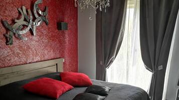 3 slaapkamers, een strijkplank/strijkijzer, wifi, beddengoed