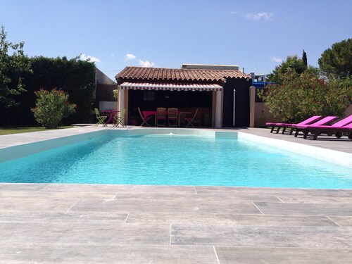 Villa KLIMATISEE, NEAR ORANGE AND D'AVIGNON