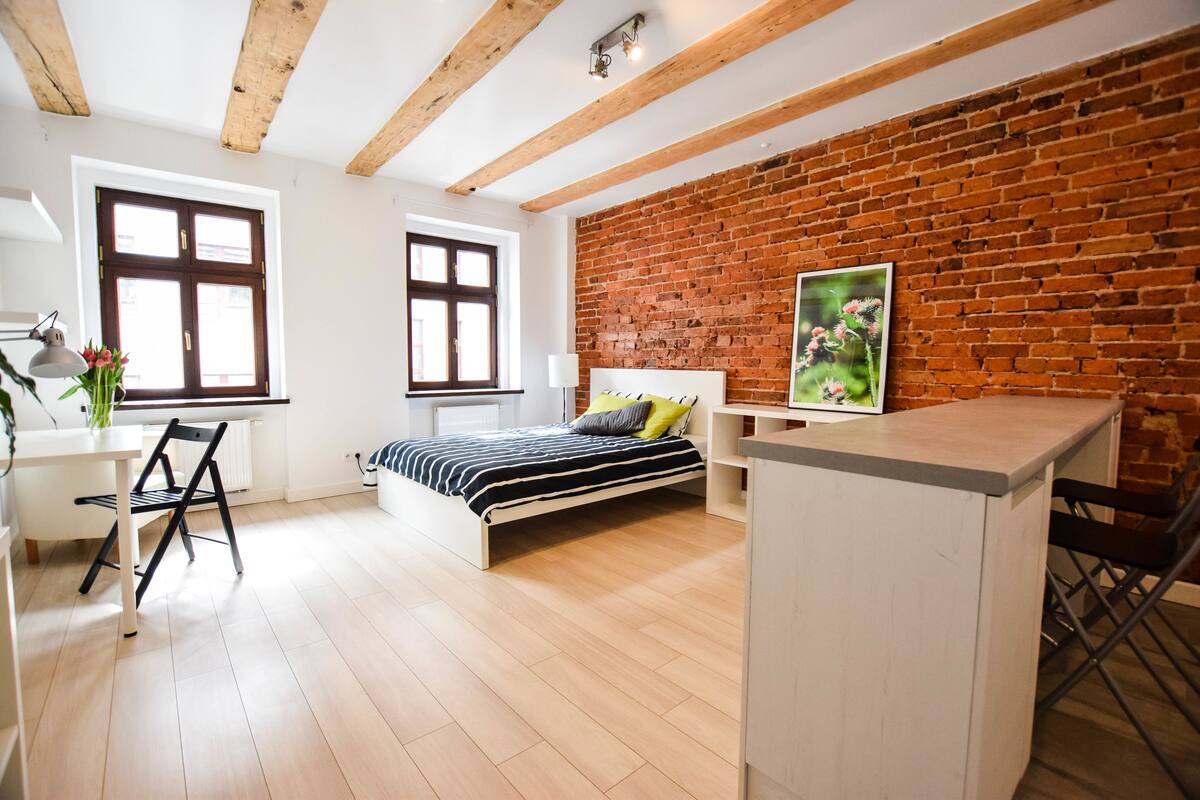 City Apartment, 1 Double Bed | Iron/ironing board, WiFi (free), bed sheets