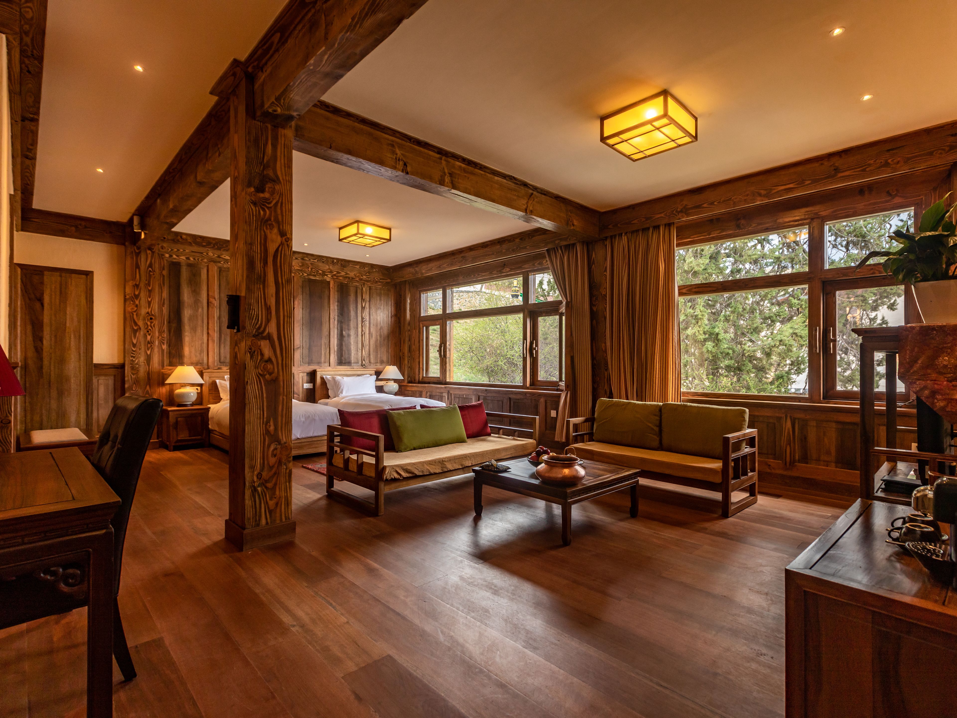 Caja de seguridad en la habitación, escritorio y cortinas blackout 