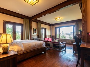 Deluxe Double Room | In-room safe, desk, blackout curtains, free WiFi - Songtsam Lodge Shangri-La (Deqin)