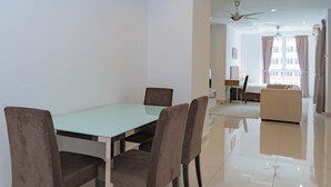 In-room dining - Mansion One Premium Suites (George Town)