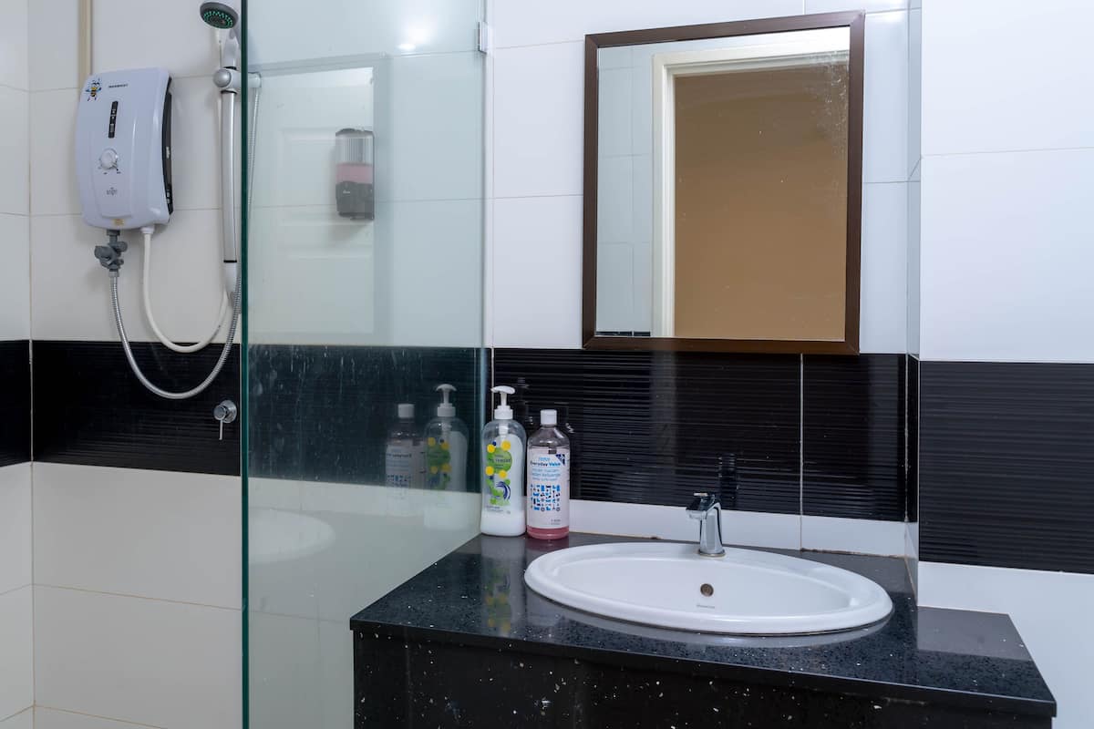 Business Studio Suite | Bilik Mandi | Pancuran mandi, kelengkapan dandanan diri percuma, pengering rambut