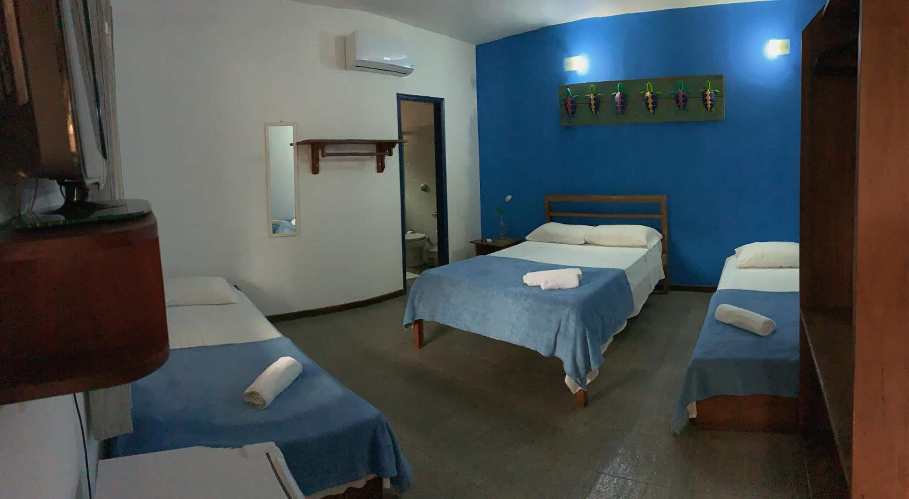 Minibar, tabla de planchar con plancha, camas supletorias y wifi gratis