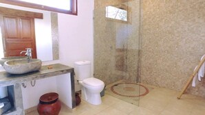 Kamar Keluarga | Kamar mandi