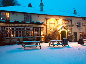 Exterior - The New Forest Inn (Lyndhurst)