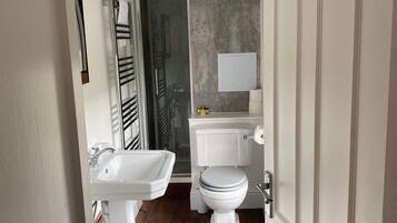 Comfort Room | Bathroom | Shower, hair dryer, towels