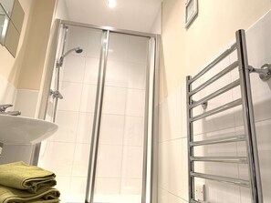 Bathroom - Grand Central, Melton Court (Derby)