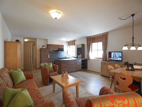 Apartment (Top 4) | Living area