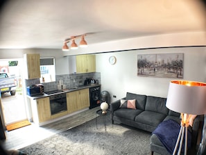 Comfort Apartment, 1 Queen Bed with Sofa bed, Patio | Private kitchen | Full-size fridge, microwave, oven, stovetop