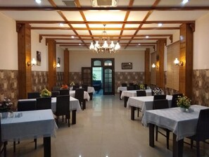 Dining - AEF HOTEL (Baku)