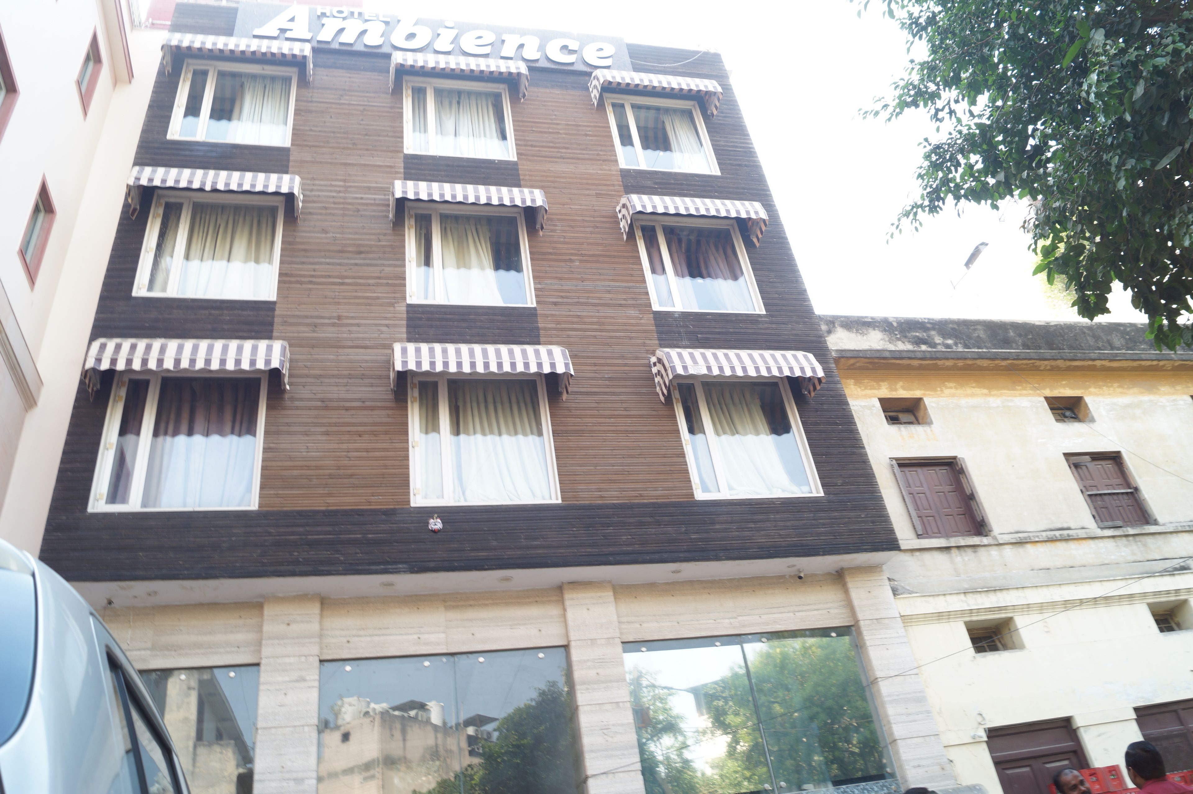 Foto - Hotel Ambience Just Near New Delhi Railway Station And Connaught Place