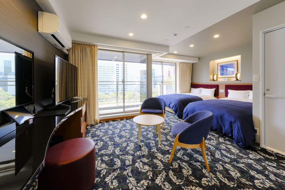 in-room safe, desk, blackout curtains, soundproofing